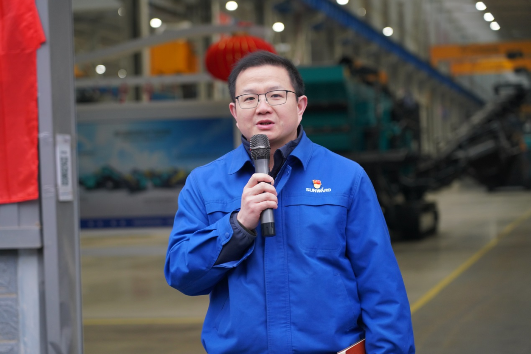 “持证上岗，成为破碎筛分设备的好管家！”