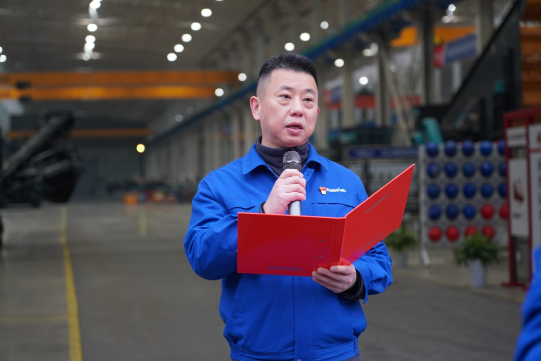 “持证上岗，成为破碎筛分设备的好管家！”