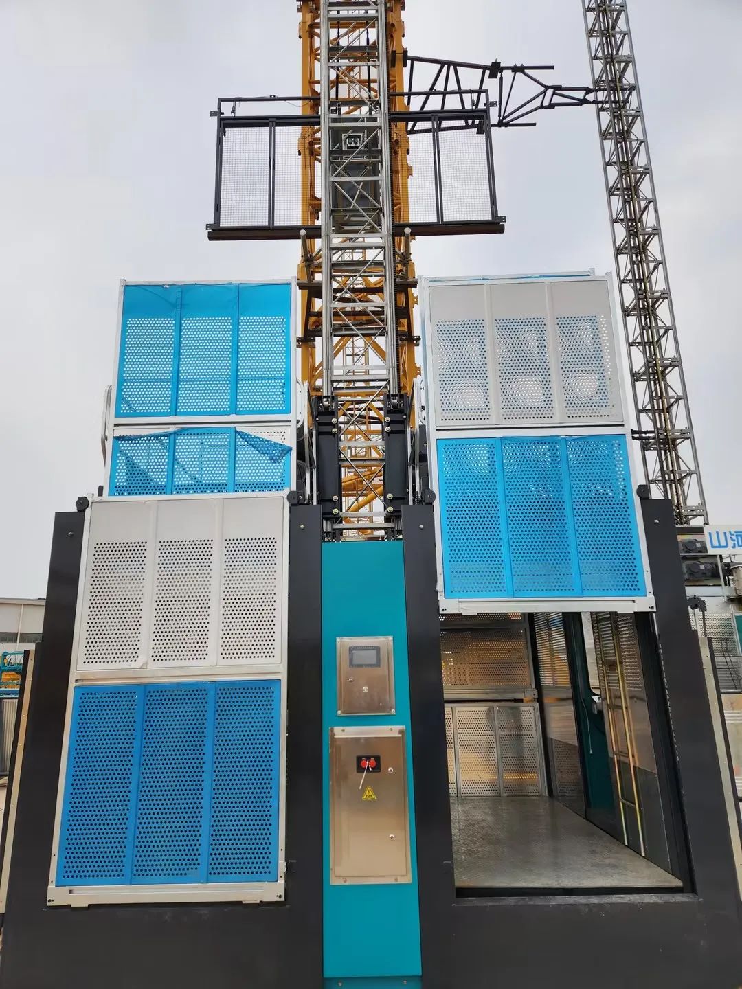 科技显能、再添新品！k豆钱包江麓智能施工起落机成功下线