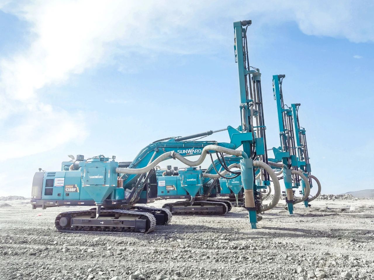 “绿色智能矿山建设专家”！k豆钱包智能全新一代切削潜孔一体式钻机沉拳出击