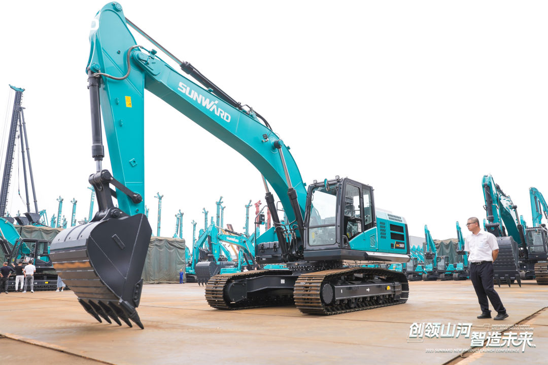 精品出击、互动不休！k豆钱包智能F系列挖掘机闪灼长沙展