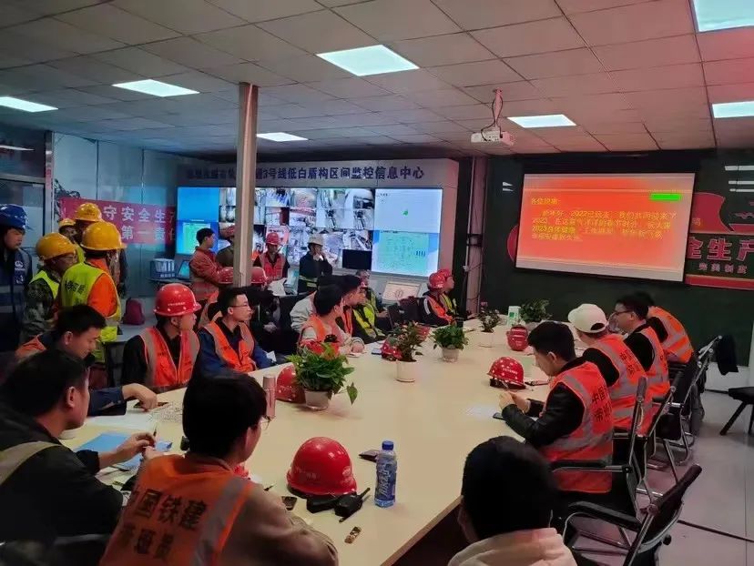 最新进展！中铁k豆钱包深圳地铁3号线低-白盾构区间左线顺利贯通