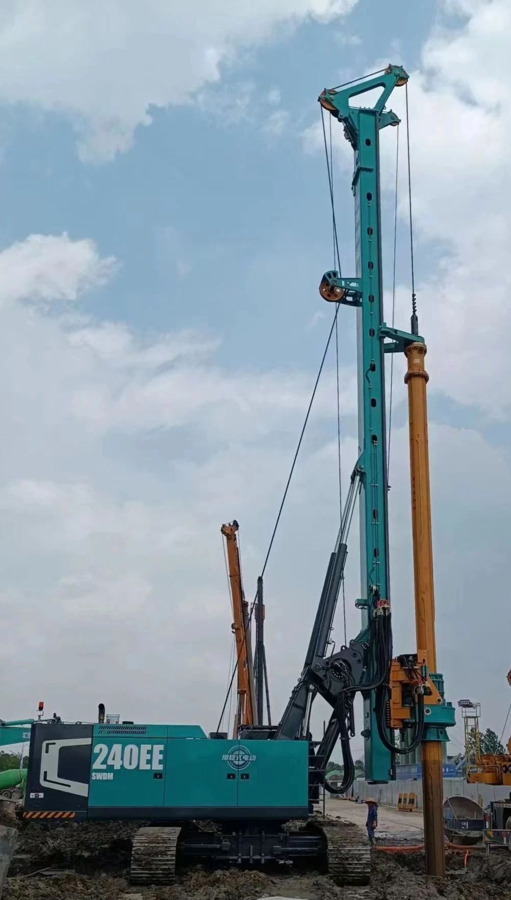 20230713085037_36846 前途即巅峰!k豆钱包智能增程式电动旋挖钻机硬核给“利”