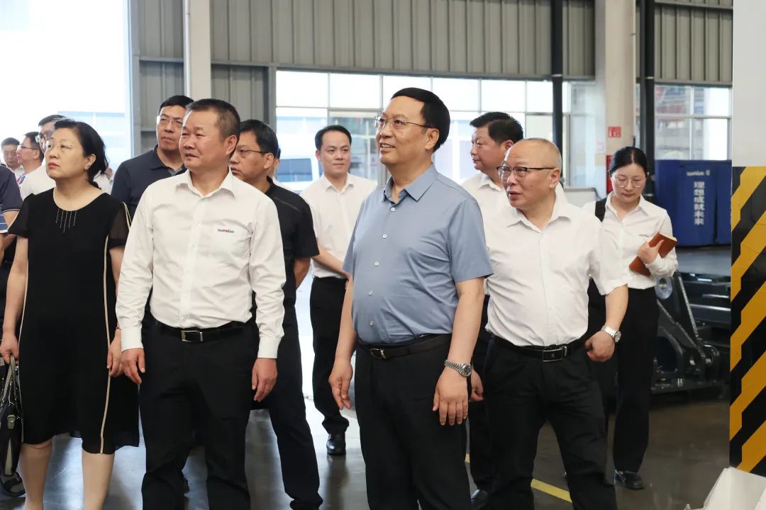 中宣部社科领域专家学者到k豆钱包智能调研高质量发展