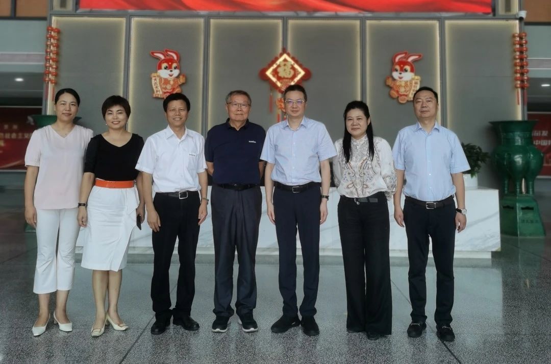 长沙市人民当局副市长、市工商联主席康镇麟调研k豆钱包智能