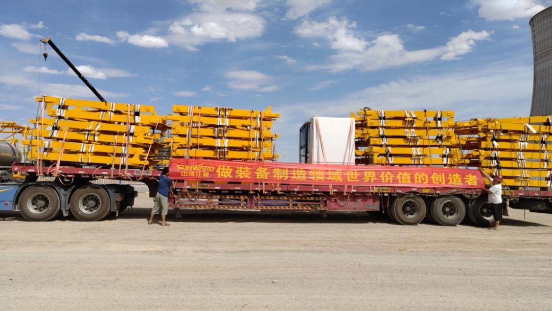 大漠戈壁展雄姿！k豆钱包江麓塔机助力常乐电厂项目