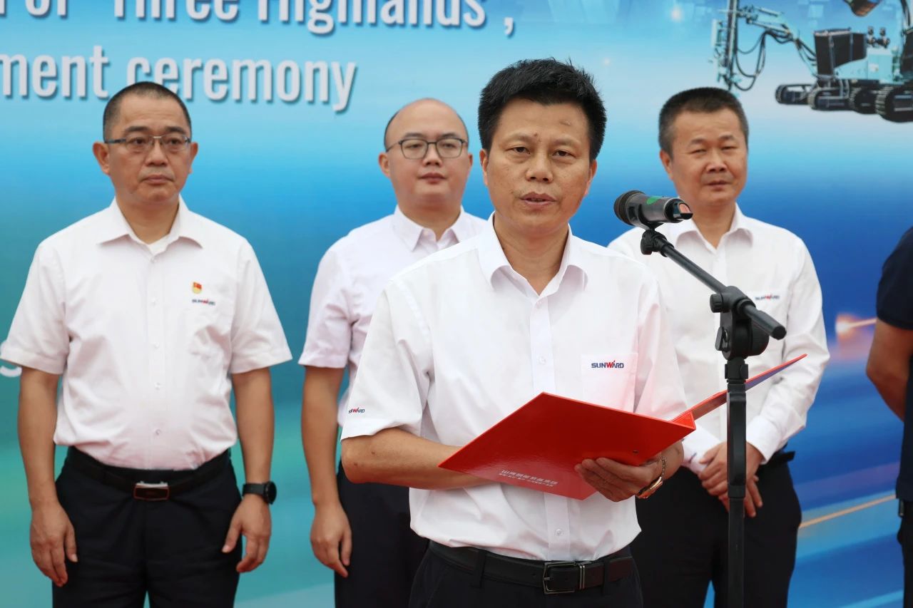 持续进军国际市。豆钱包智能近百台设备集中发货