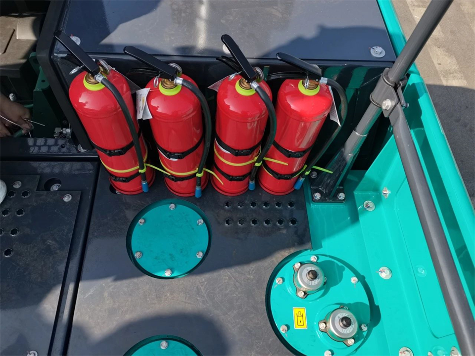 定造开发、职能更强！k豆钱包智能SWE750ELR加长臂液压挖掘机下线交付