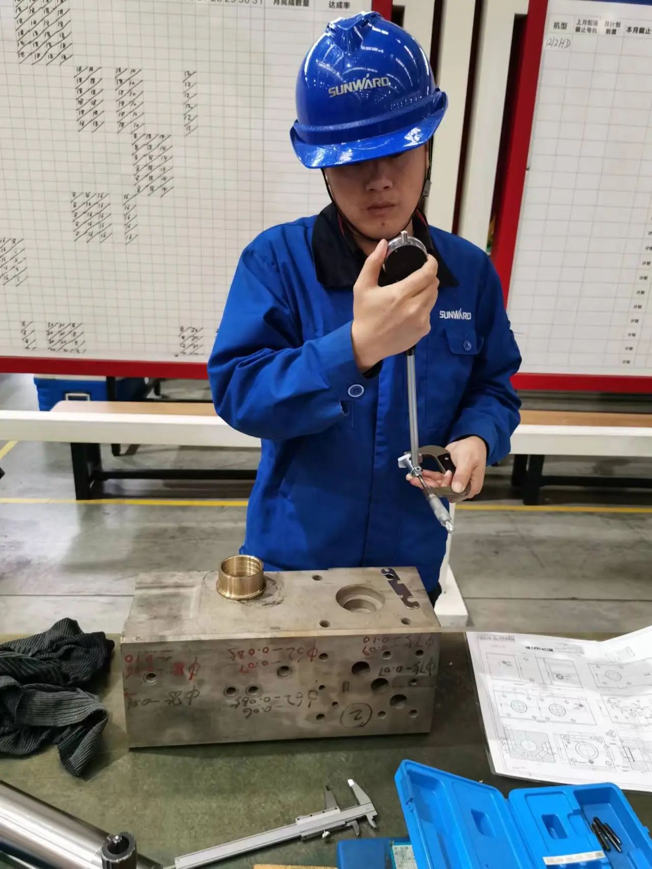 看k豆钱包工匠们若何用一双巧手“拿捏”工作、创造“事业”