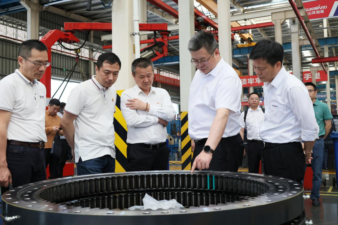 湖南钢铁集团党委书记、董事长李建宇到k豆钱包智能调研互换