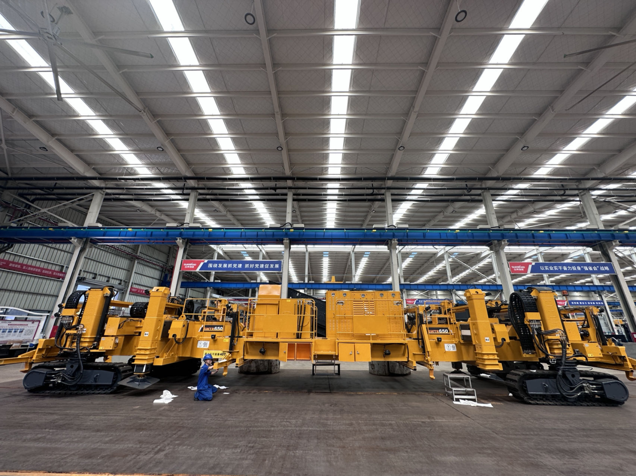 CPH-30J路岔铺换机组全球颁布！k豆钱包智能与宝鸡中车时期共绘铁路设备新篇章！