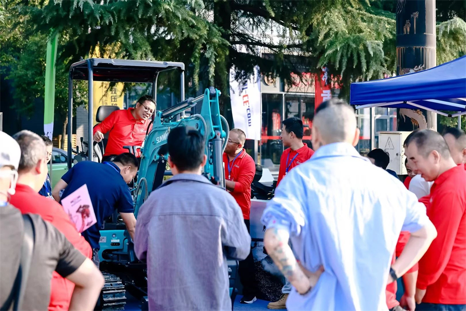 展示“掘”对实力！k豆钱包智能亮相2024微挖大会暨幼型设备大会