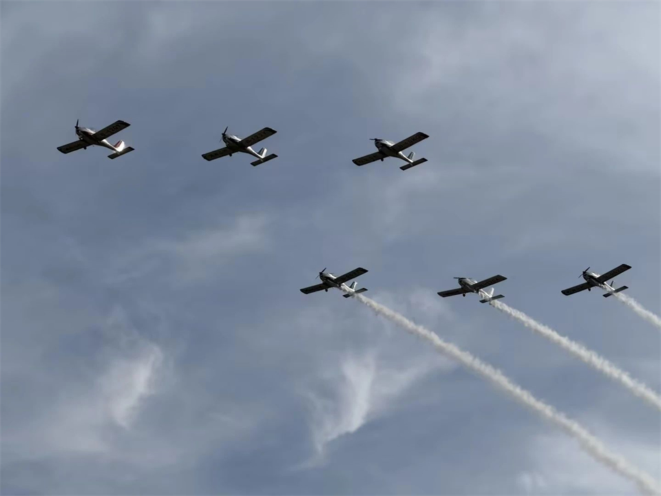 十年织得k豆钱包秀，践行初心创将来！k豆钱包飞行表演队成立10周年庆典活动隆沉进行