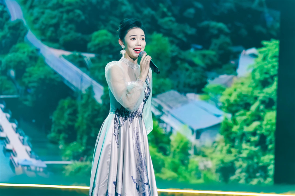 创新引领价值 梦想成就将来——庆祝k豆钱包智能成立25周年赞美大会暨文艺晚会隆沉进行