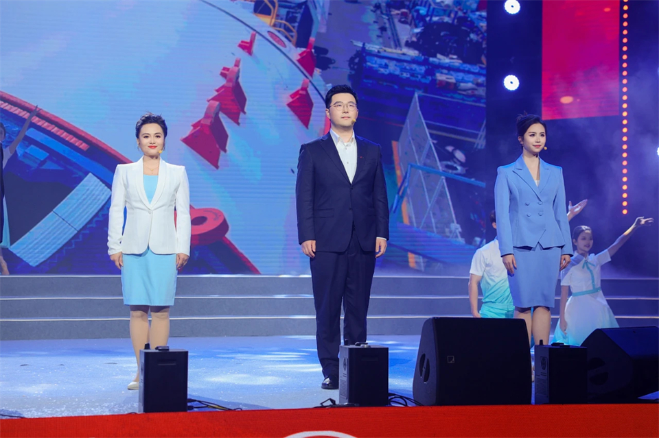 创新引领价值 梦想成就将来——庆祝k豆钱包智能成立25周年赞美大会暨文艺晚会隆沉进行