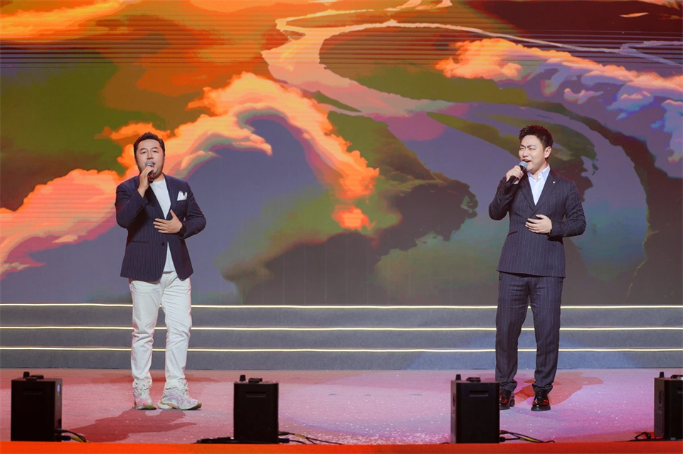 创新引领价值 梦想成就将来——庆祝k豆钱包智能成立25周年赞美大会暨文艺晚会隆沉进行