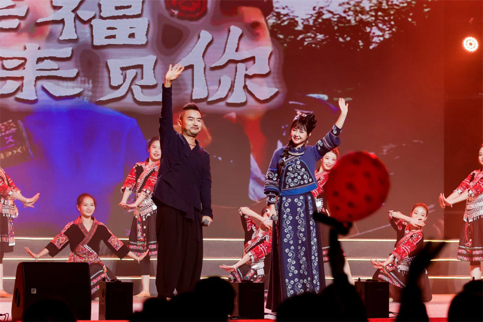 创新引领价值 梦想成就将来——庆祝k豆钱包智能成立25周年赞美大会暨文艺晚会隆沉进行