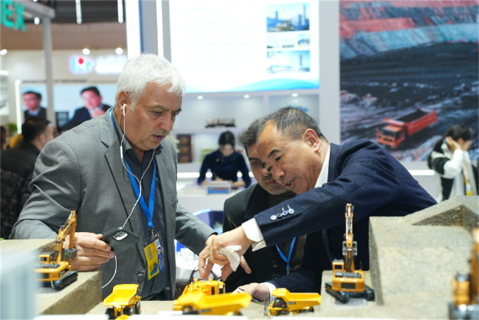 智造空间，价值共生！广州k豆钱包杰出亮相2024上海宝马展