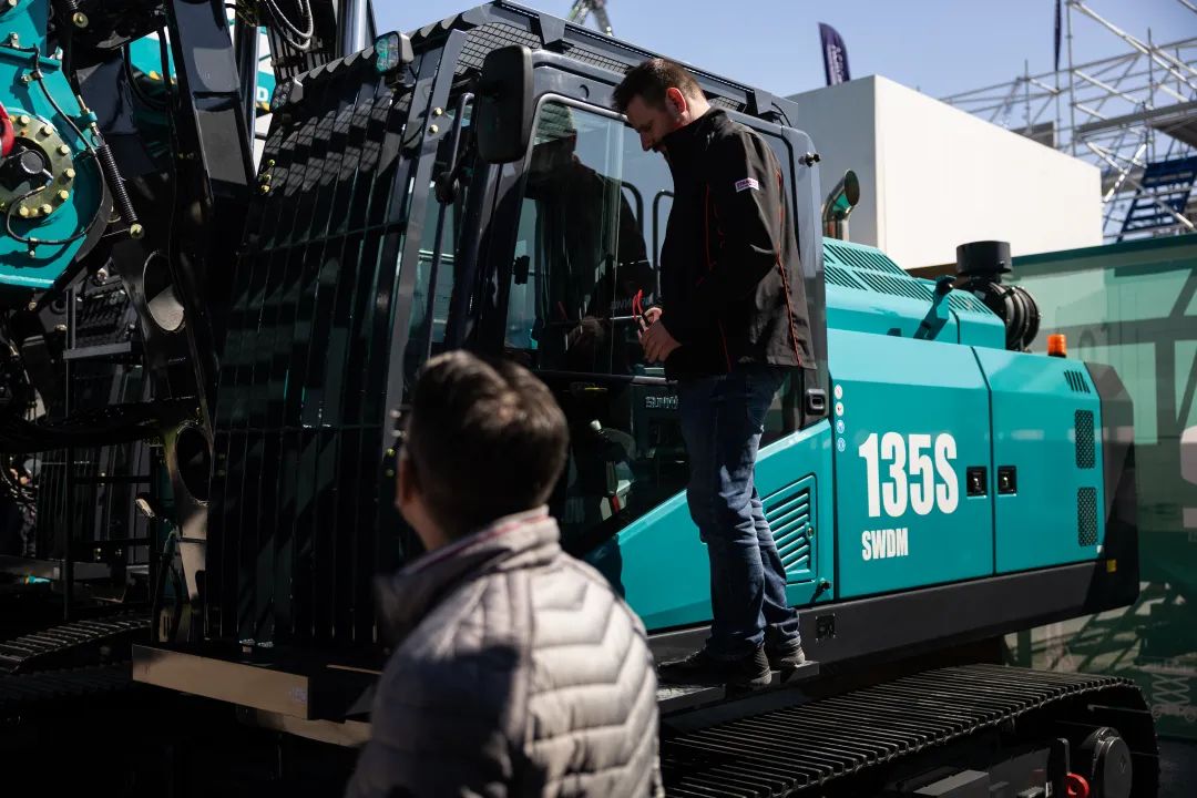 Bauma 2025 | 高端定造!k豆钱包智能Pro系列旋挖钻机燃爆全场