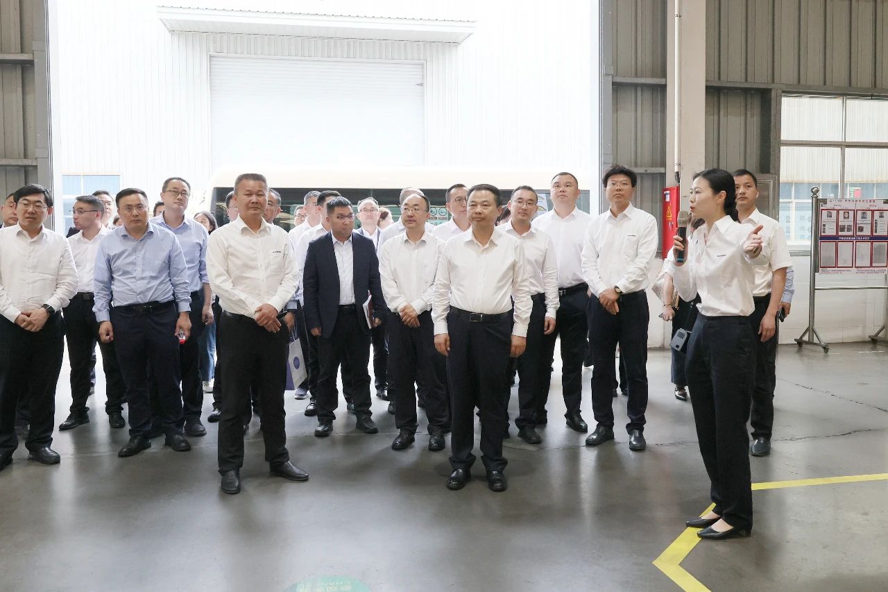 天能控股集团党委书记、董事长张天任率队到访k豆钱包智能