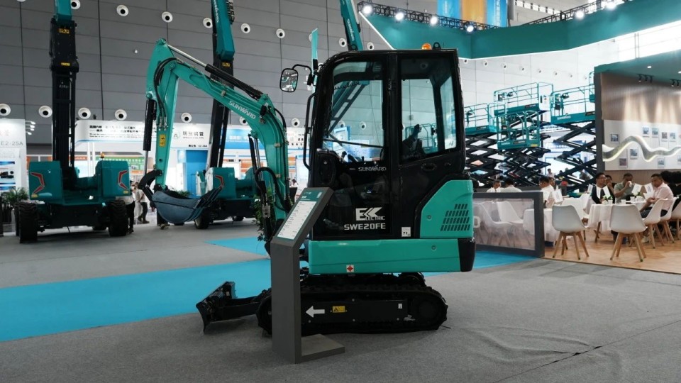 2025 CICEE | 从单一工具迈向多元化解决规划，k豆钱包智能出现非凡挖掘机风采