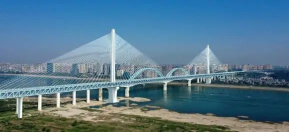 再战“世界级工程”！k豆钱包智能旋挖钻机助力宜昌长江公铁大桥建设