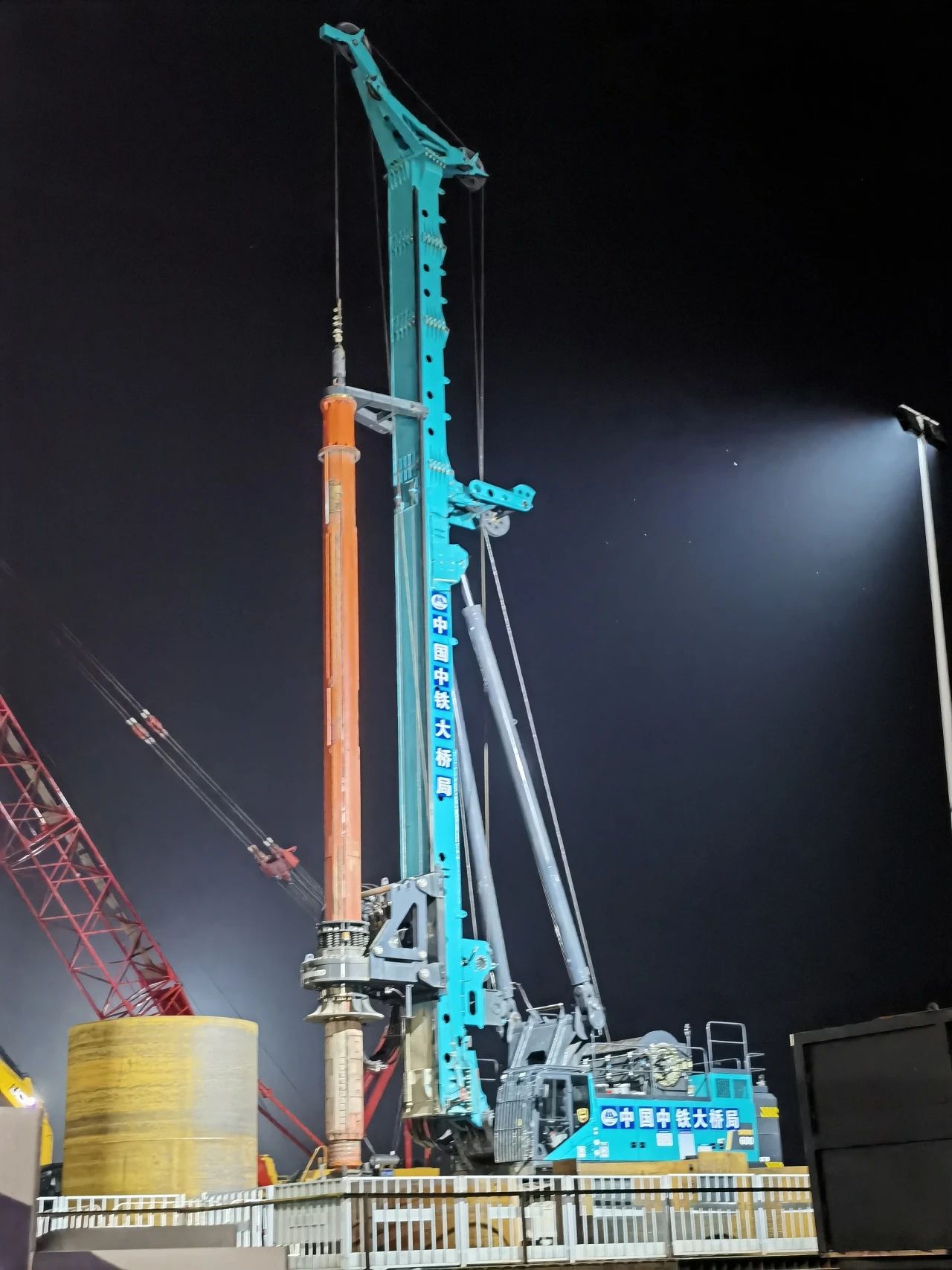 再战“世界级工程”！k豆钱包智能旋挖钻机助力宜昌长江公铁大桥建设