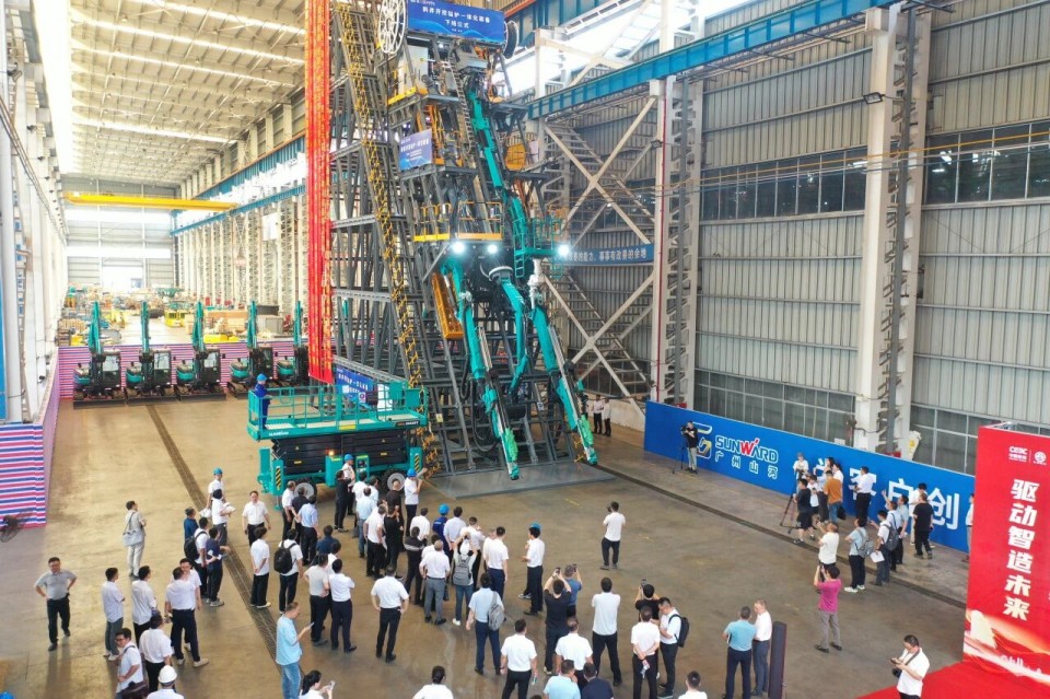 斜井开挖钻护一体化设备成功下线，实现地下工程设备沉大突破