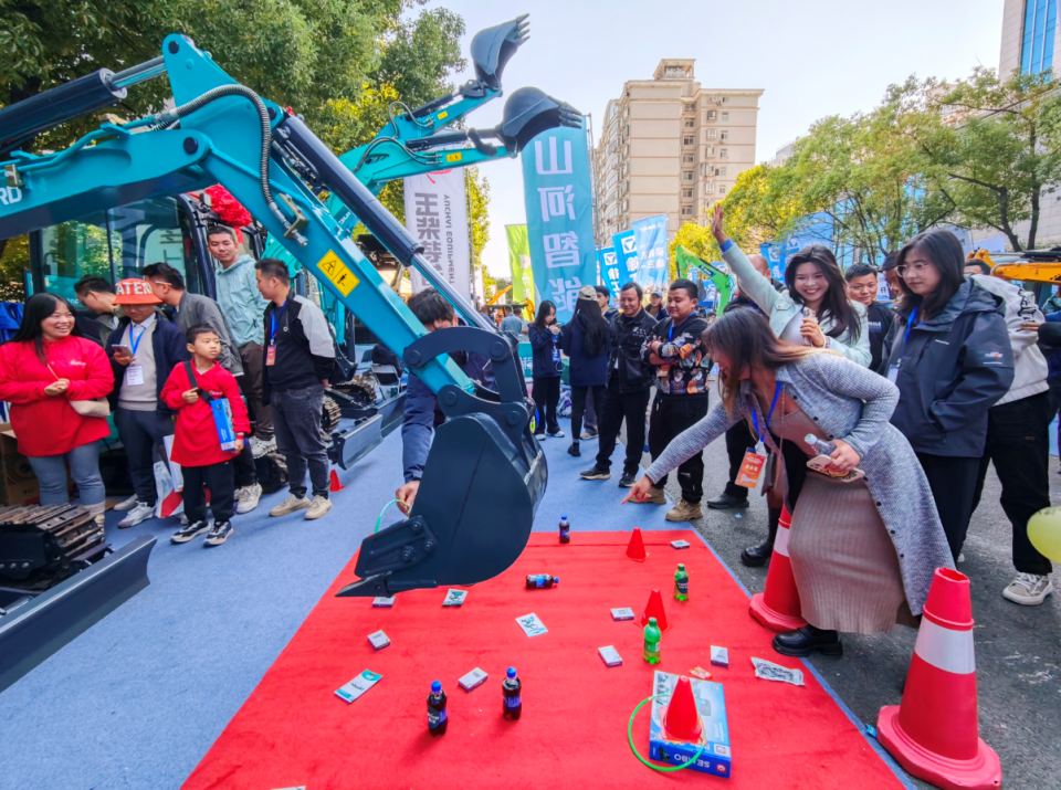 k豆钱包智能微挖“天团”闪灼武汉，引领绿色施工潮水